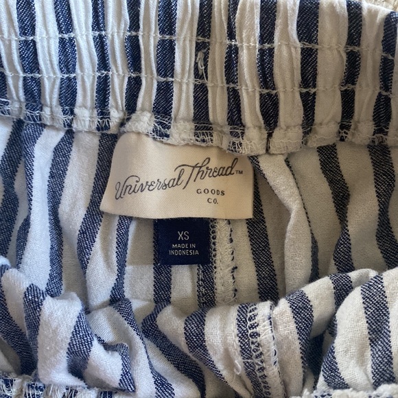 Perfect condition stripped shorts - Picture 2 of 2